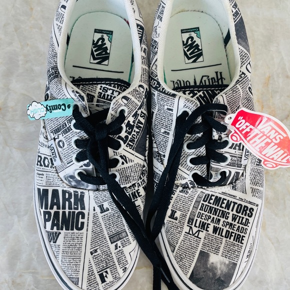 Vans Collectible Harry Potter Comfycush Era Daily Prophet Lace-Up Sneakers - Picture 1 of 16
